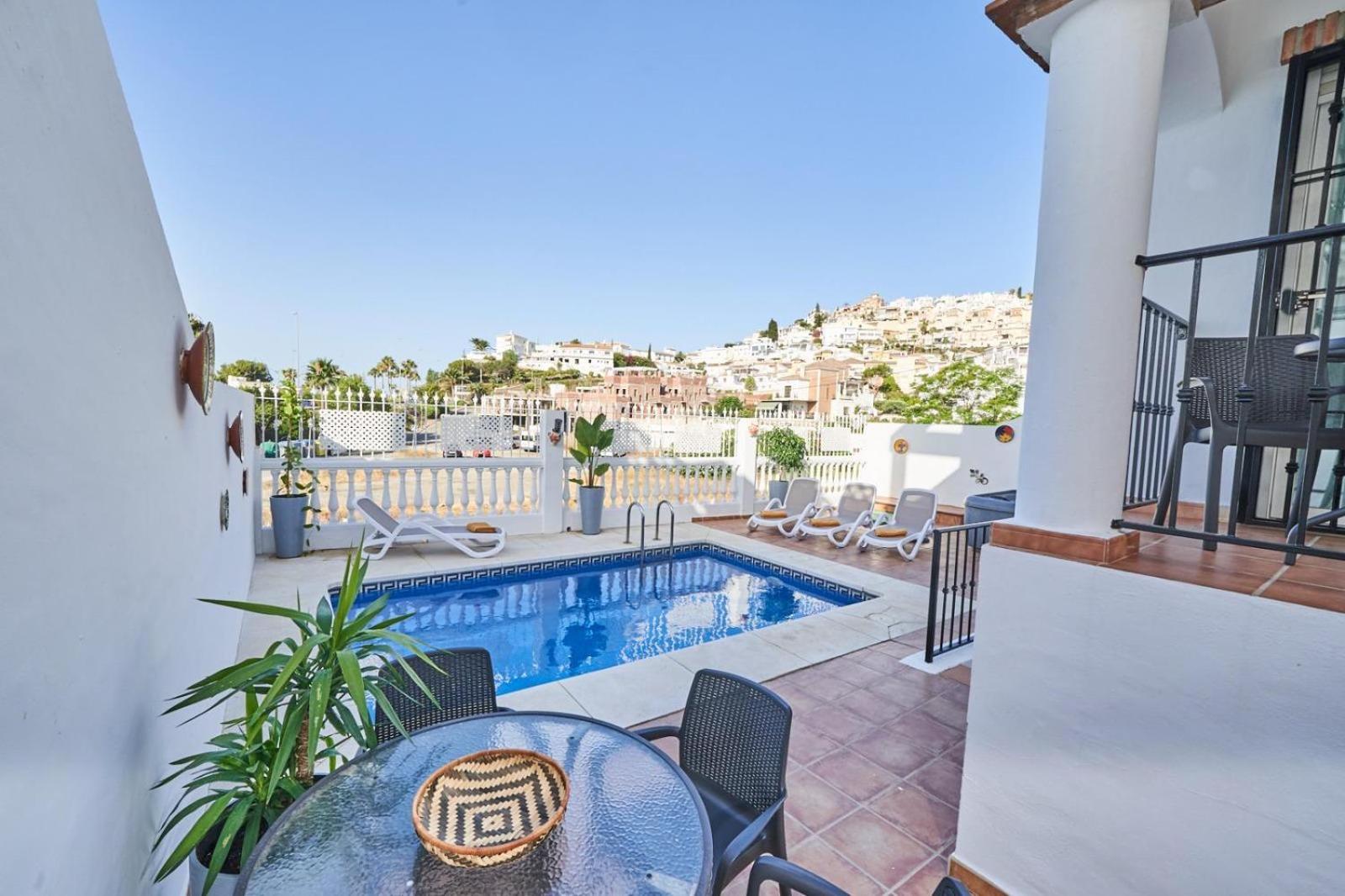 Villa Pura - Private Jacuzzi & Heated Pool Nerja Εξωτερικό φωτογραφία