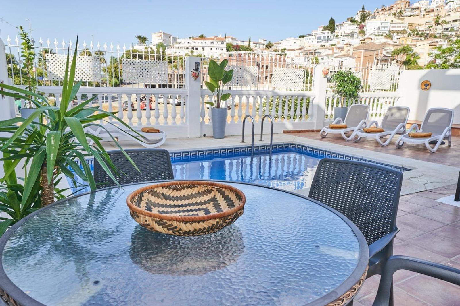 Villa Pura - Private Jacuzzi & Heated Pool Nerja Εξωτερικό φωτογραφία