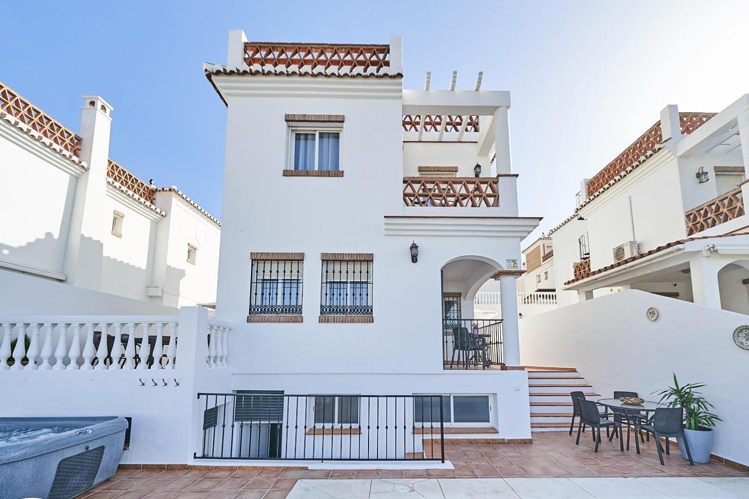 Villa Pura - Private Jacuzzi & Heated Pool Nerja Εξωτερικό φωτογραφία